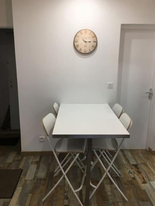 Apartment 2 Pieces 25m2 1er G *